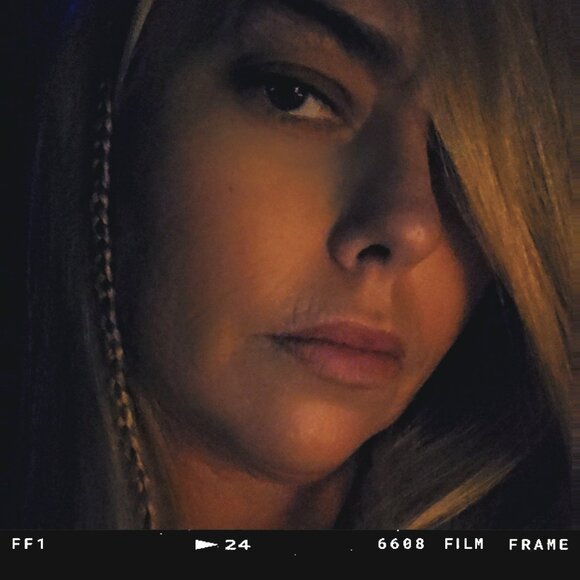 Meet your Posher, Jess - Picture 1 of 1